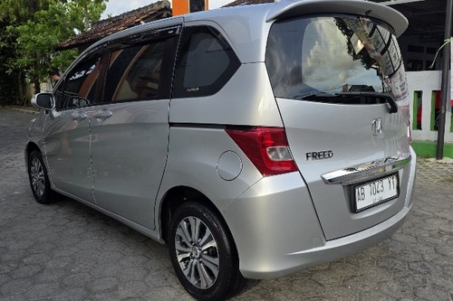 2013 Honda Freed PSD bekas