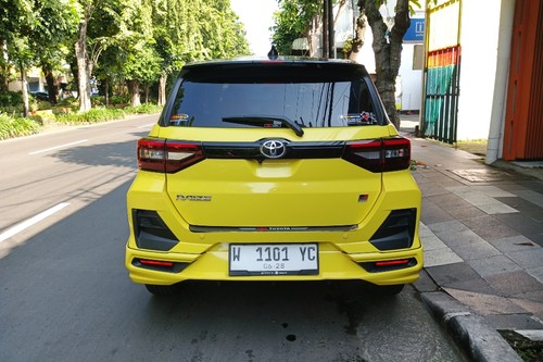 Dijual 2023 Toyota Raize 1.0T GR CVT TWO TONE bekas