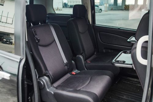 Dijual 2013 Nissan Serena Highway Star bekas