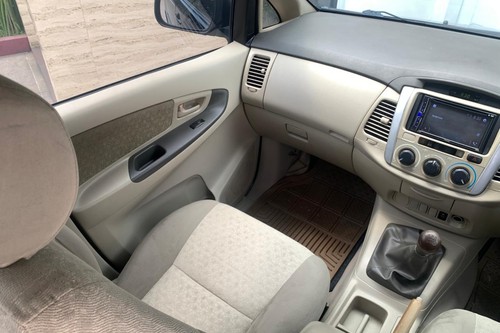 2013 Toyota Kijang Innova 2.0 G MT tua