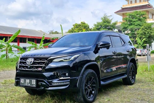 2025 Toyota Fortuner 4X2 2.5L AT TRD bekas