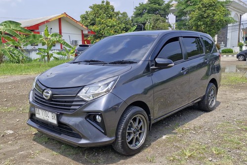 2025 Daihatsu Sigra 1.2 R MT bekas