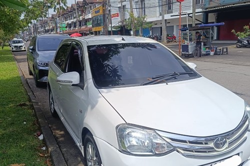 Used 2014 Toyota Etios Valco  EMT