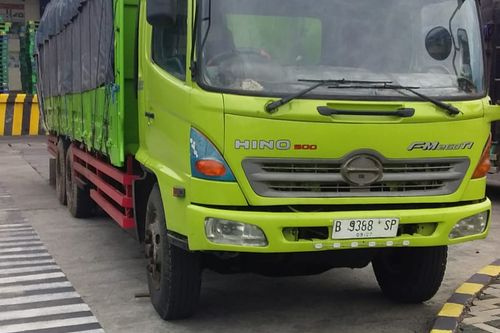 Second hand 2006 Isuzu Traga BAK BESI 