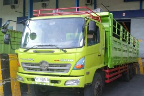 Old 2006 Isuzu Traga BAK BESI