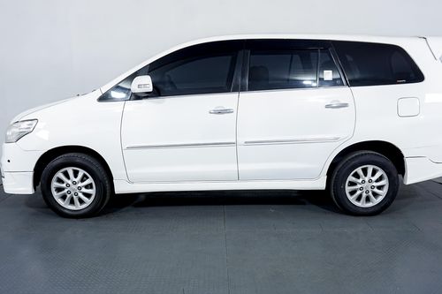 2013 Toyota Innova BENSIN V LUXURY 2.0 AT tua