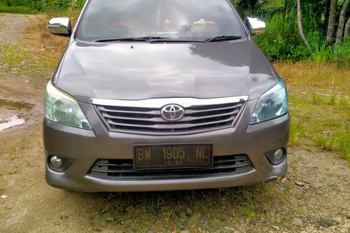 2012 Toyota Kijang Innova 2.5 E MT DIESEL bekas