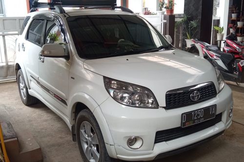 2015 Toyota Rush 1.5 G MT LUX tua