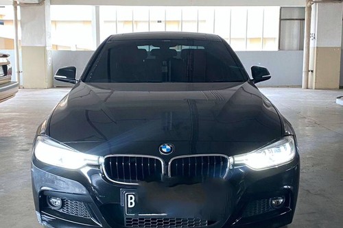 2018 BMW 3 Series Sedan 330i M Sport bekas