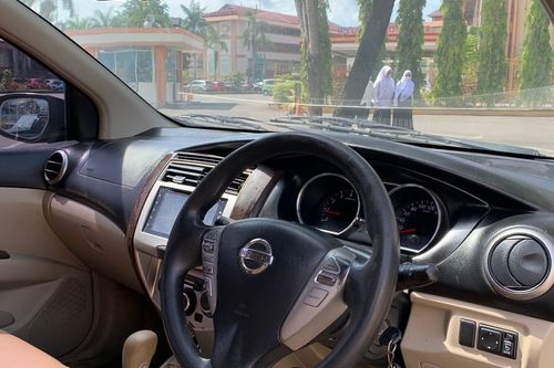 2013 Nissan Grand Livina 1.5 XV AT bekas