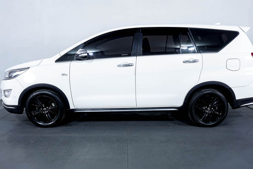 2nd Hand 2017 Toyota Kijang Innova 2.0L Venturer AT