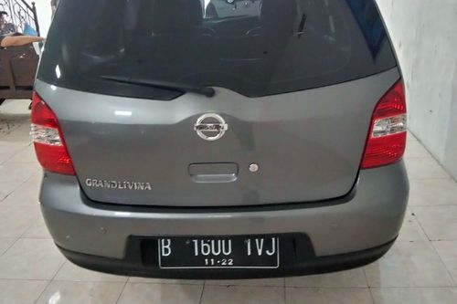 Second hand 2011 Nissan Grand Livina 1.5 SV MT 