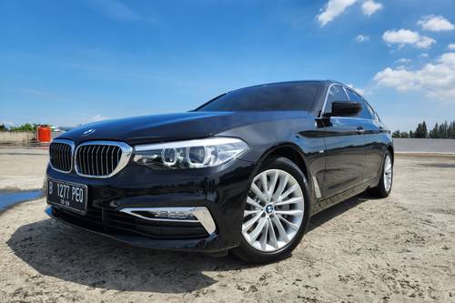 2015 BMW 5 Series Sedan  530i Luxury