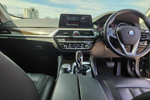 2015 BMW 5 Series Sedan  530i Luxury