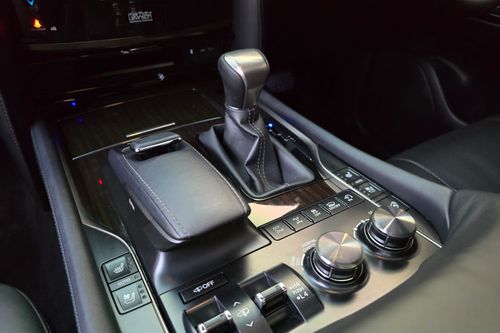 2016 Lexus LX 570 LUX AT bekas
