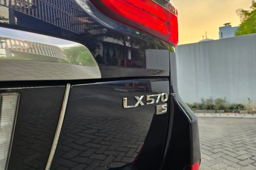 2016 Lexus LX 570 LUX AT bekas