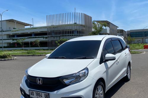 Second hand 2016 Honda Mobilio E MT 