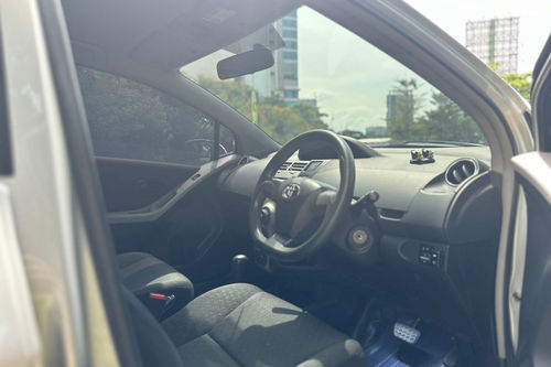 2013 Toyota Yaris E AT bekas