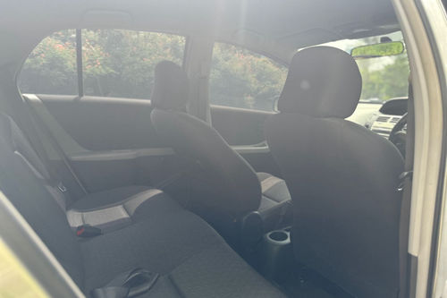 2013 Toyota Yaris E AT bekas