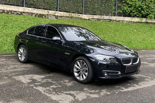 2016 BMW 5 Series Sedan  520i Luxury