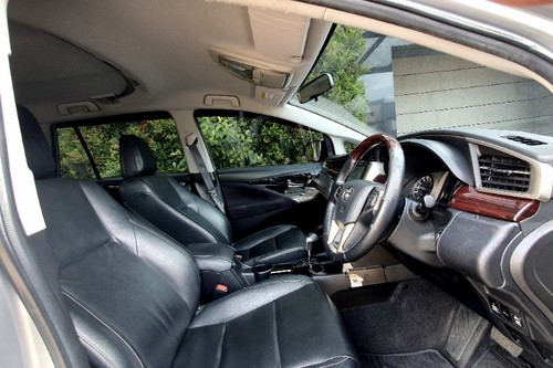 2019 Toyota Kijang Innova 2.0L Venturer AT bekas