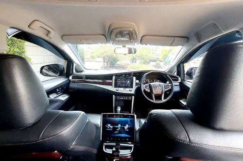 Dijual 2019 Toyota Kijang Innova 2.0L Venturer AT bekas