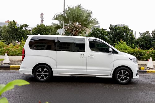 2011 Hyundai H1 2.4L ROYALE AT tua
