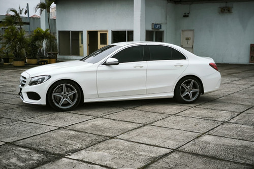 2018 Mercedes Benz C-Class Sedan C 200 tua
