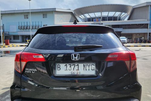 Dijual 2017 Honda HRV 1.5L E CVT bekas