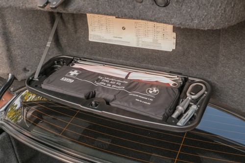 Dijual 2010 BMW 5 Series Sedan 530i E60 AT STEPTRONIC bekas