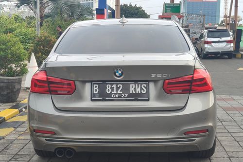 Old 2016 BMW 3 Series Sedan 320i F30 SPORT