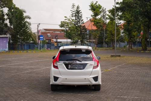 Beli mobil bekas