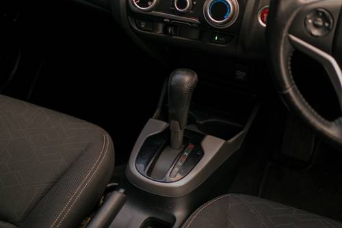 Beli mobil bekas