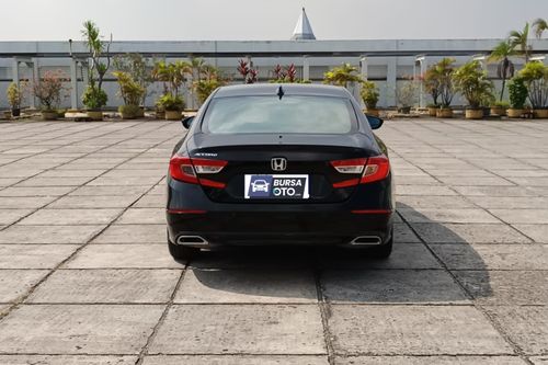 Old 2020 Honda Accord 1.5TC EL