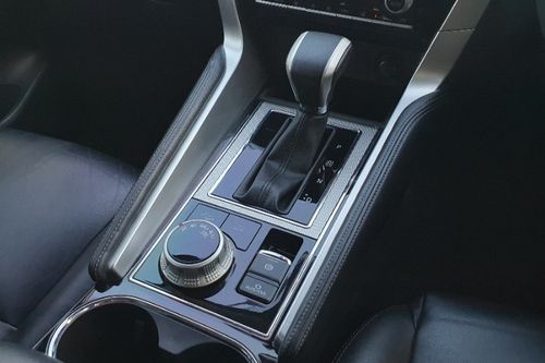 2023 Mitsubishi Pajero Sport Dakar Ultimate AT 4x4 bekas