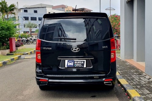 2021 Hyundai H1 2.4L XG AT bekas