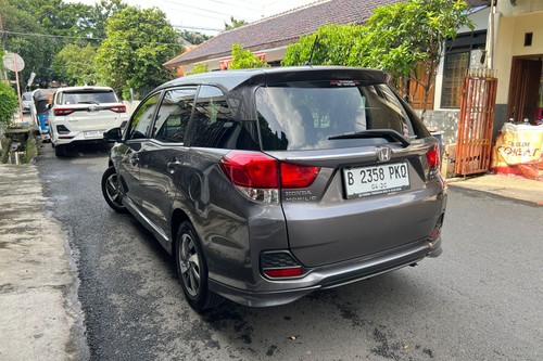Beli mobil bekas