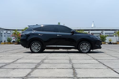 Second hand 2014 Toyota Harrier 2.0L Audioless AT 