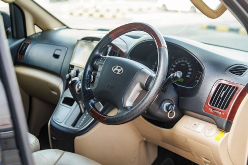 Dijual 2016 Hyundai H1 2.4L ROYALE AT bekas