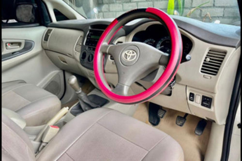 2010 Toyota Kijang Innova 2.0L G MT bekas