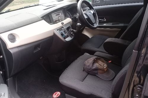 Old 2017 Daihatsu Sigra 1.2 R MT