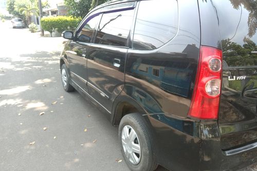 Dijual 2011 Daihatsu Xenia R MT DELUXE bekas