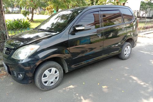 2011 Daihatsu Xenia R MT DELUXE bekas