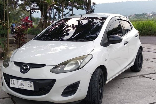 2012 Mazda 2  V AT bekas