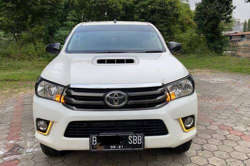 Used 2016 Toyota Hilux Double Cabin 2.5L MT