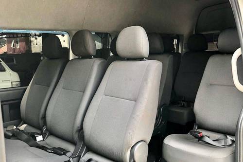 Dijual 2019 Toyota Hiace COMMUTER DSL 2.5 bekas