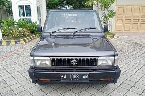 2000 Toyota Kijang Innova 2.5 E MT DIESEL Bekas