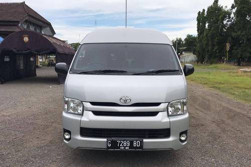 2017 Toyota Hiace Commuter Manual bekas