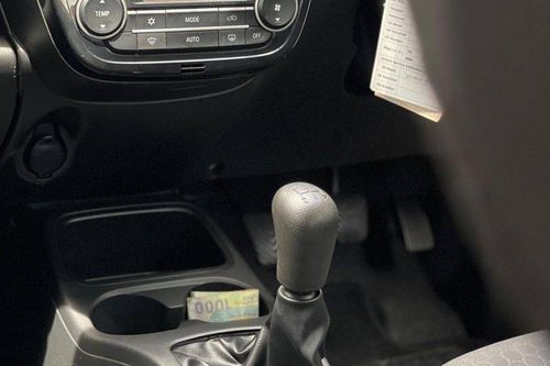 2014 Mitsubishi Mirage GLX bekas