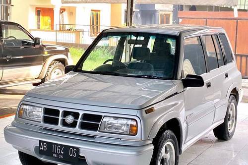 2000 Suzuki Escudo Nomade 1.6L MT bekas